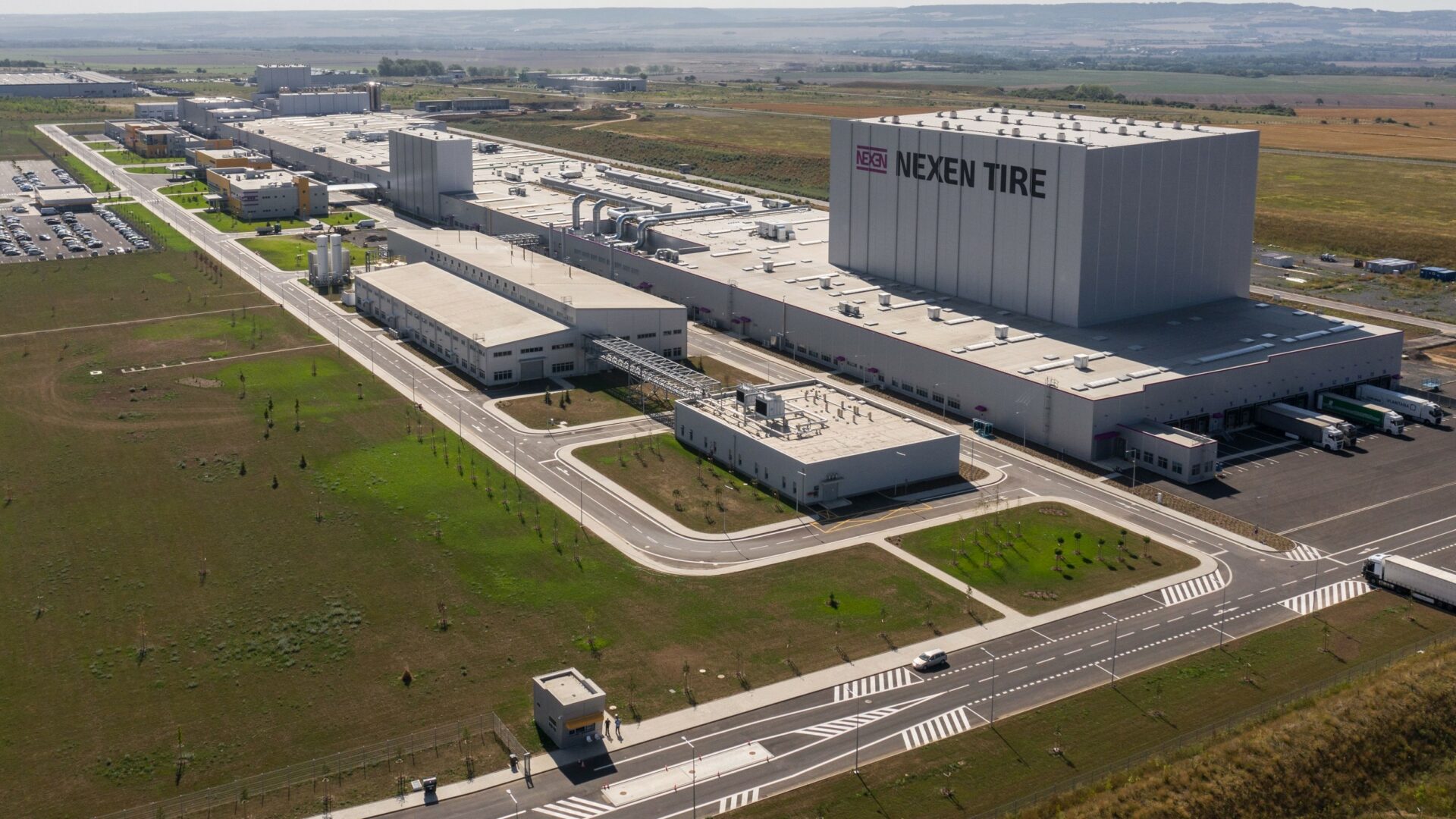 Korejský výrobce pneumatik Nexen Tire slavnostně otevřel u Žatce svůj