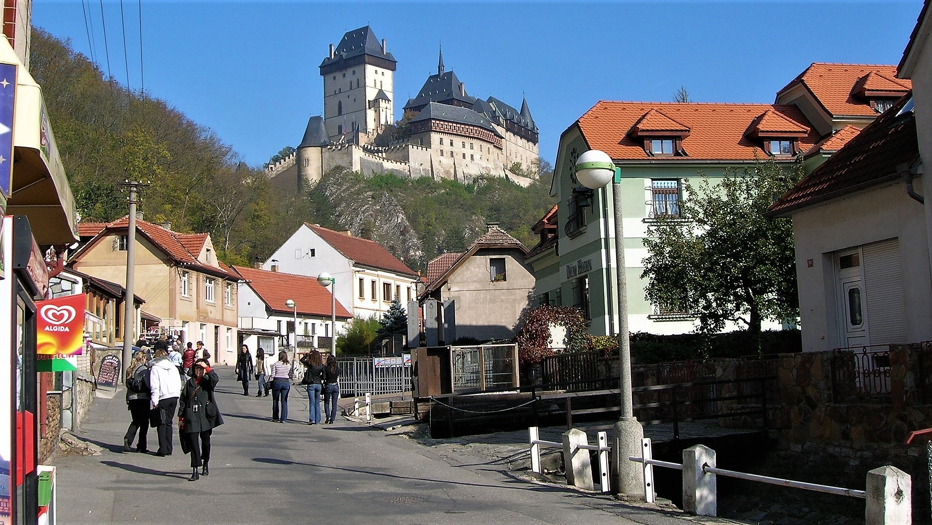 Also pricey hobbies.  The quantity of Czechs who never invest a single crown on amusement is on the rise – FAEI.cz