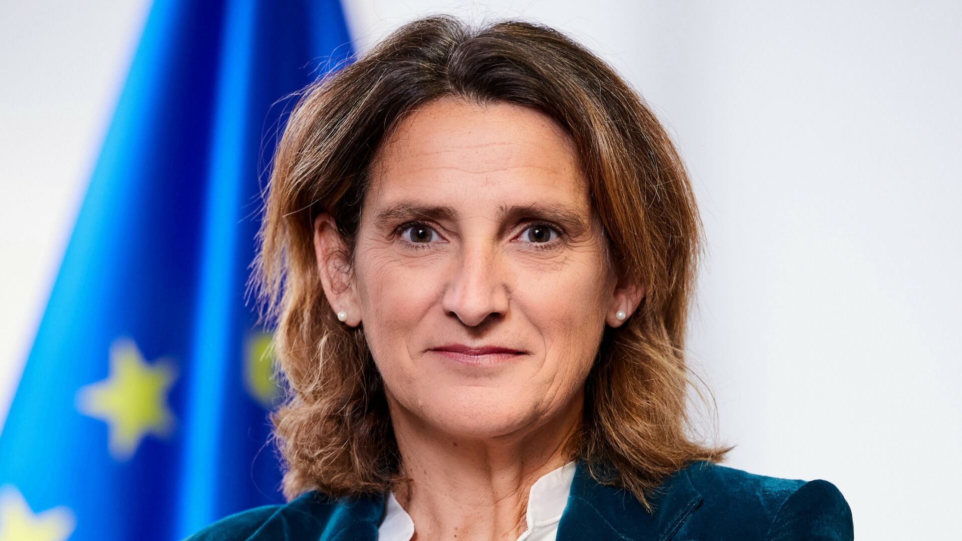 Viceprezidentka Evropské komise Teresa Riberaová připustila možnost zavedení celoevropského podpůrného schématu na nákup elektromobilů a přísnější podmínky pro zahraniční automobilky investující v EU. Ilustrační foto: © European Union, 2025, CC BY 4.0, https://commons.wikimedia.org/w/index.php?curid=155876557