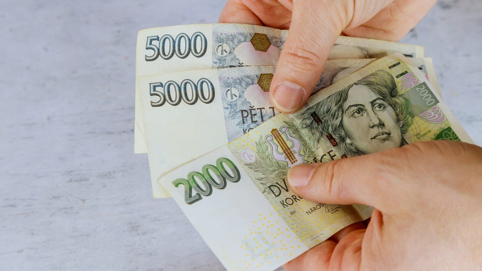 Český stát letos v lednu podle tuzemských statistiků hospodařil se schodkem 11,2 miliardy korun. Současně naznačuje pokračující oživování spotřebitelské poptávky. Ilustrační foto: Depositphotos.com