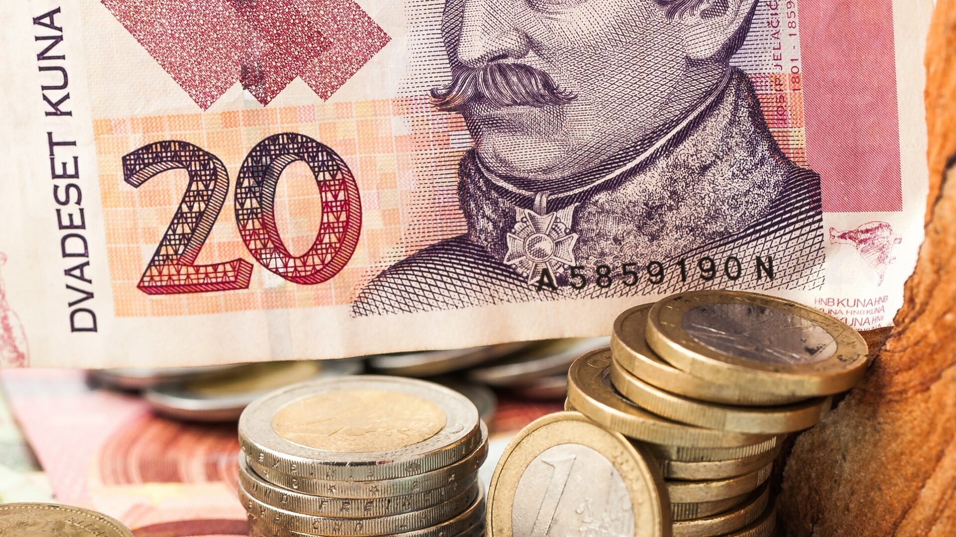 Drahota potravin v Chorvatsku je varováním i Česku, co jej může čekat při přijetí eura. Za vysokou chorvatskou inflací stojí i ztráta nezávislé měnové politiky. Ilustrační foto: Depositphotos.com