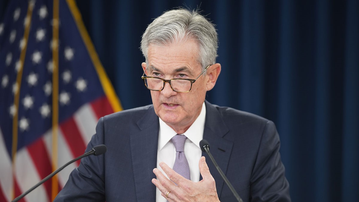 Šéf amerického Fedu Jerome Powell zůstává tajemný, pokud jde o odpověď na to, jak jeho instituce bude reagovat na zvyšování dovozních cel a tím nevyhnutelně vyšší inflaci. Ilustrační foto: Federal reserve