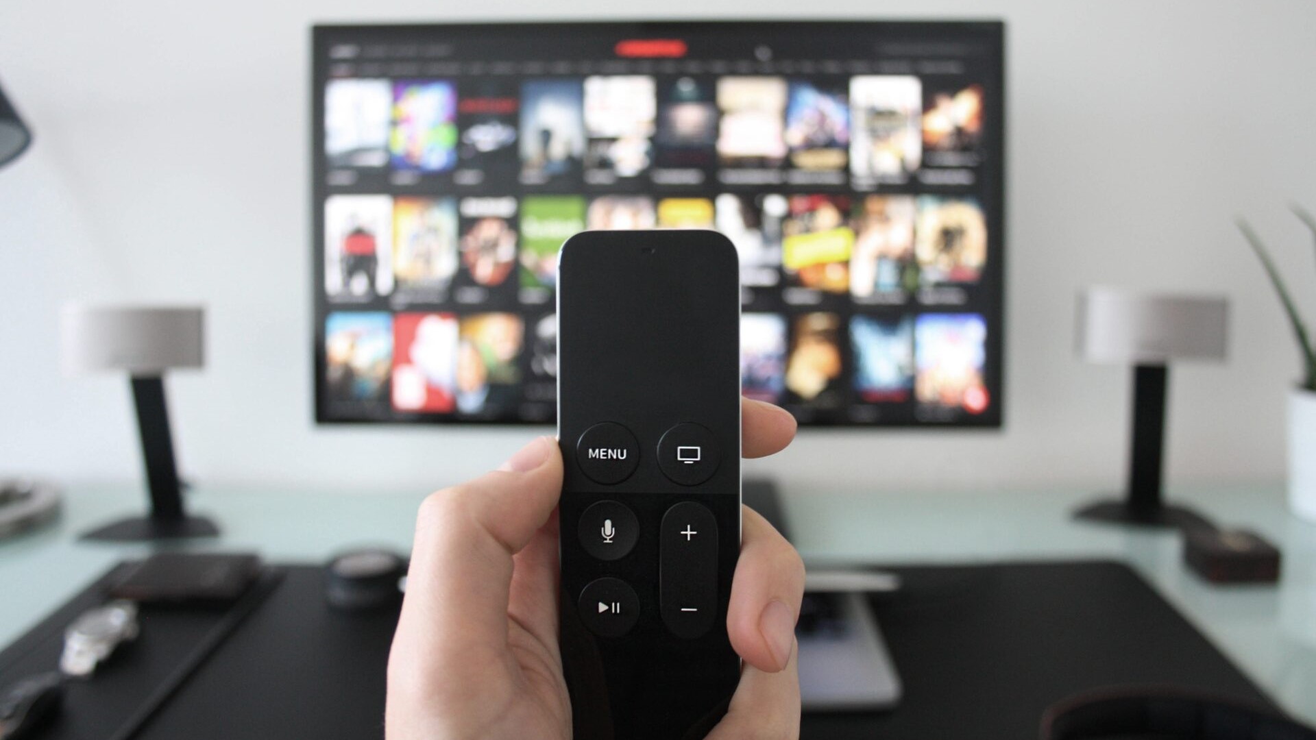 Kromě současných předplatitelů O2 TV a Voyo je Oneplay k dispozici i pro nové zájemce. Stačí stáhnout aplikaci, nebo využít webovou verzi Oneplay, založit si účet, vybrat typ předplatného a zvolit platební metodu. Pak můžete začít sledovat. Ilustrační foto: Pixabay.com