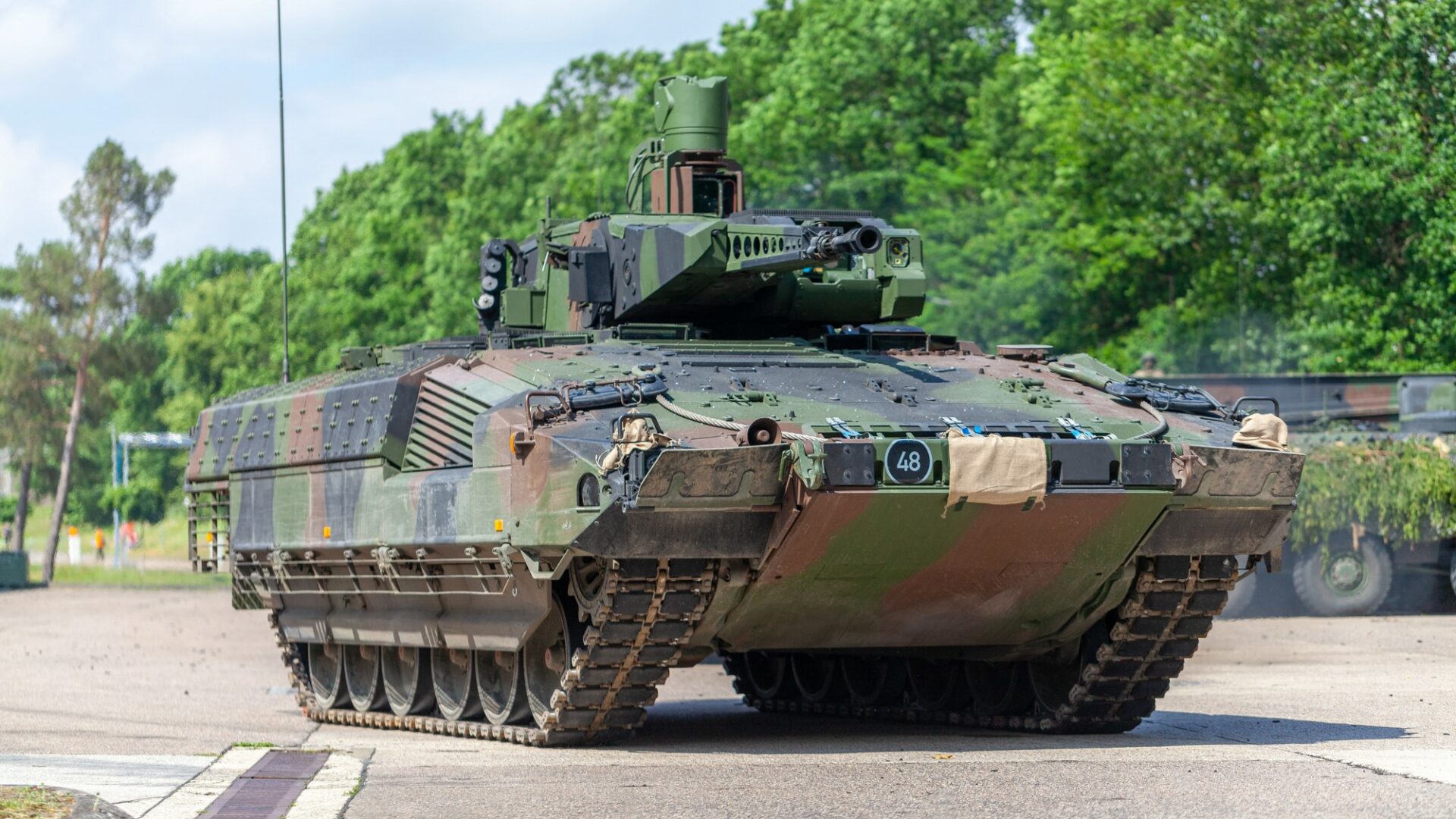 Projekt ReArm Europe má pro členské státy EU zajistit půjčku ve výši 150 miliard eur, přičemž 65 procent výdajů musí směřovat na vybavení od evropských výrobců. Ilustrační foto: Depositphotos.com