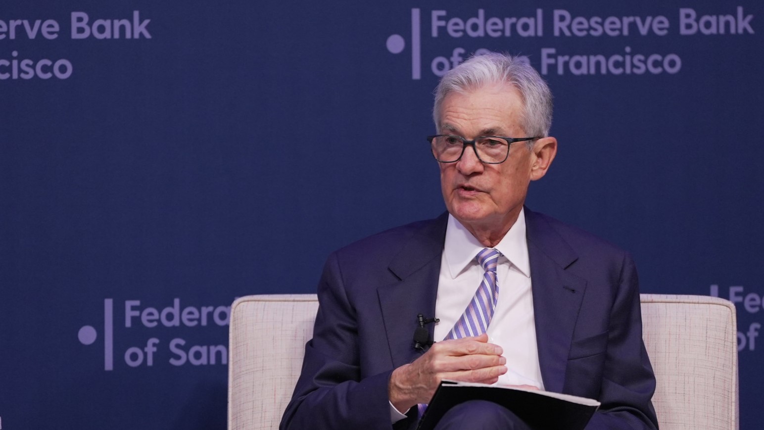 Předseda amerického Federálního rezervního systému Jerome Powell prozatím odmítá dále snižovat úrokové sazby. Ilustrační foto: Federal Reserve