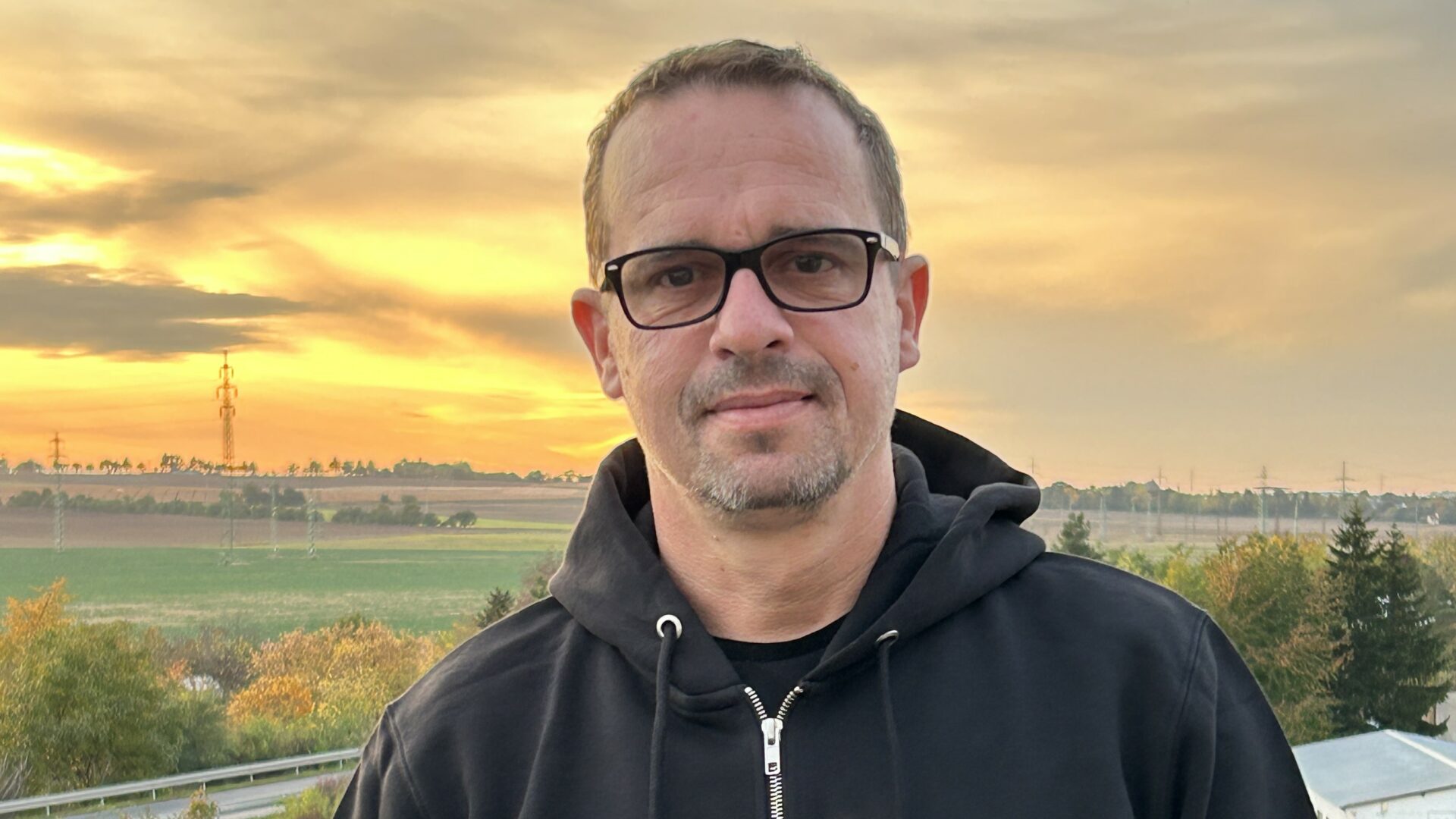 Současná tuzemská facebooková jednička Jaroslav Vajgl alias Těhotnej kuchař zvládne ve videu představit recept do dvou minut. Foto: Těhotnej kuchař