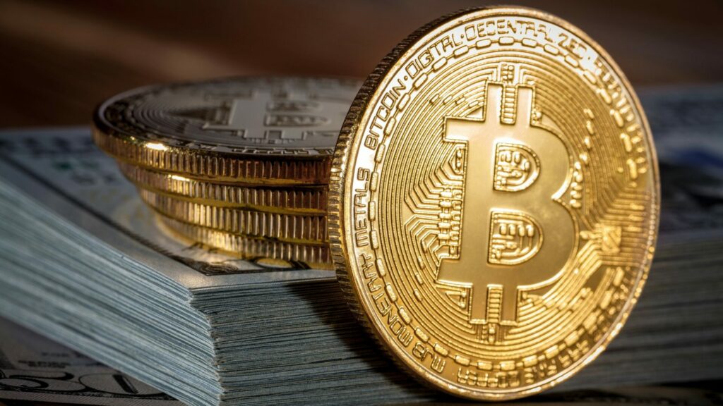 Cena bitcoinu se aktuálně pohybuje nad 100 000 dolary. Ilustrační foto: Depositphotos.com