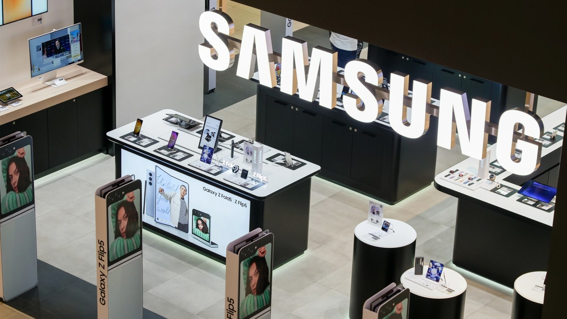 Smartphony se díky umělé inteligenci posouvají do kategorie osobních digitálních asistentů, kde může mít Samsung výrazný náskok zejména před Applem. Ilustrační foto: Depositphotos.com