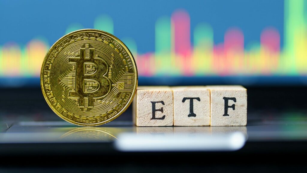 Pokračující přílivy kapitálu do amerických spotových bitcoinových ETF by mohly pozitivně ovlivnit cenu kryptoměny. Ilustrační foto: Depositphotos.com