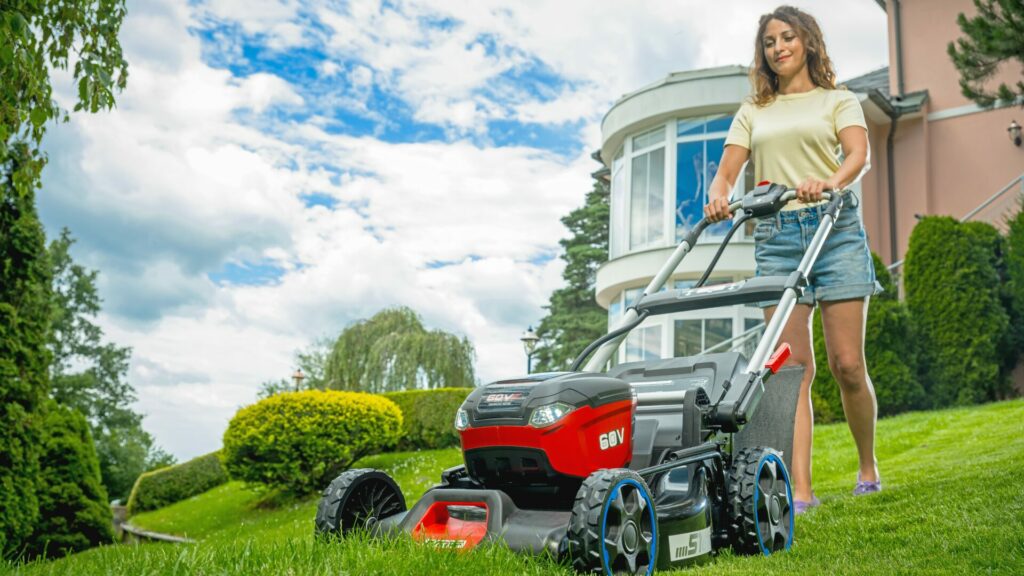 AKU sekačka MTF LMA 51-60T 60 V. Foto: Mountfield