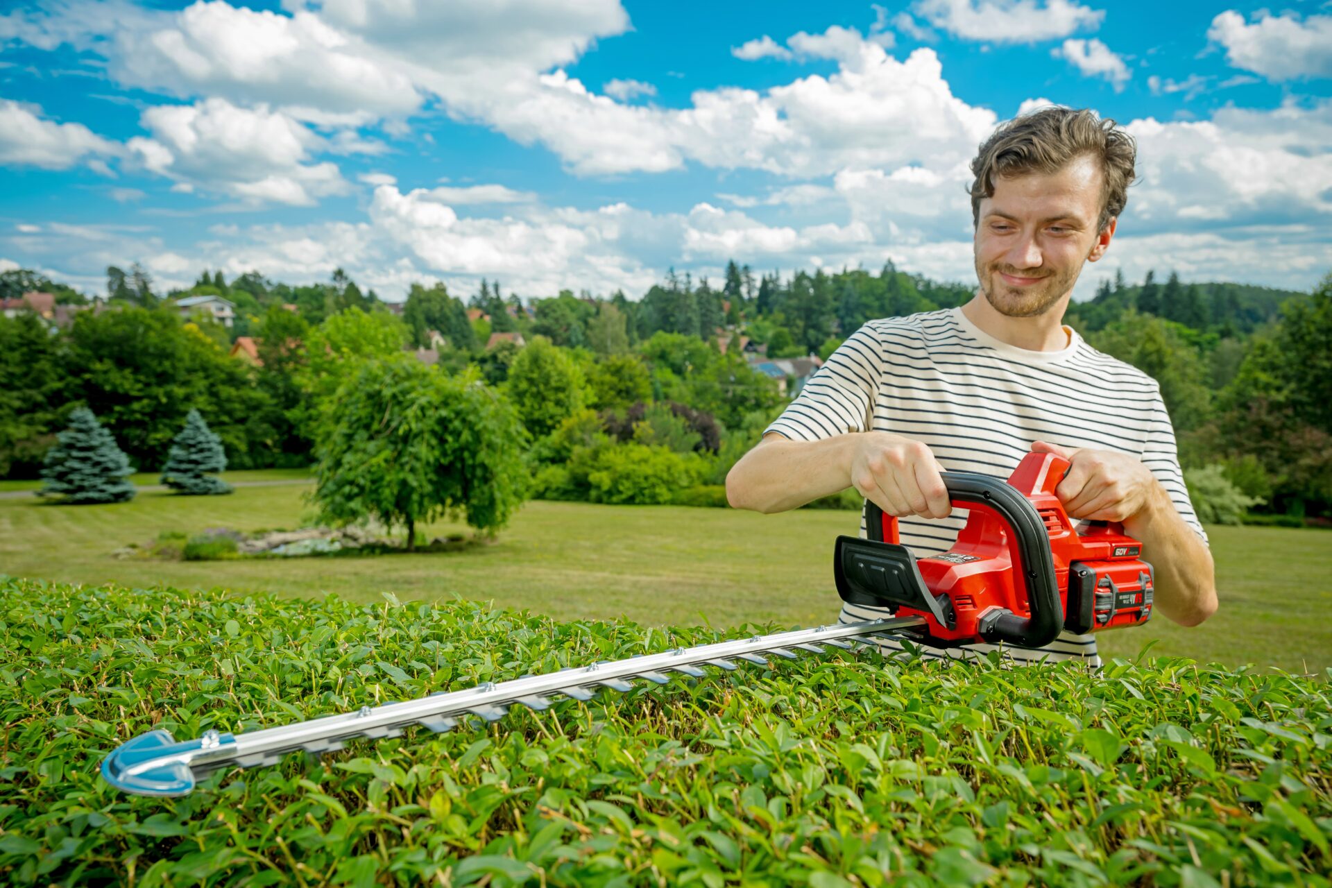 AKU plotové nůžky MTF HTA 60-60 T 60 V. Foto: Mountfield