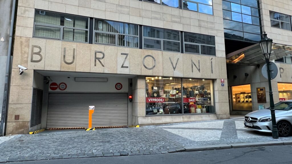 Po sedmi růstových měsících v řadě pražská burza v dubnu oslabila. Ilustrační foto: faei.cz
