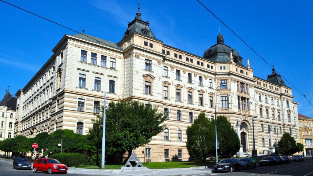 Rozhodnutí brněnského krajského soudu (na snímku budova Justičního paláce v Brně) může být pro současné vládní politiky vysvobozením. Ilustrační foto: Millenium187 – Vlastní dílo, CC BY-SA 3.0, https://commons.wikimedia.org/w/index.php?curid=15873338