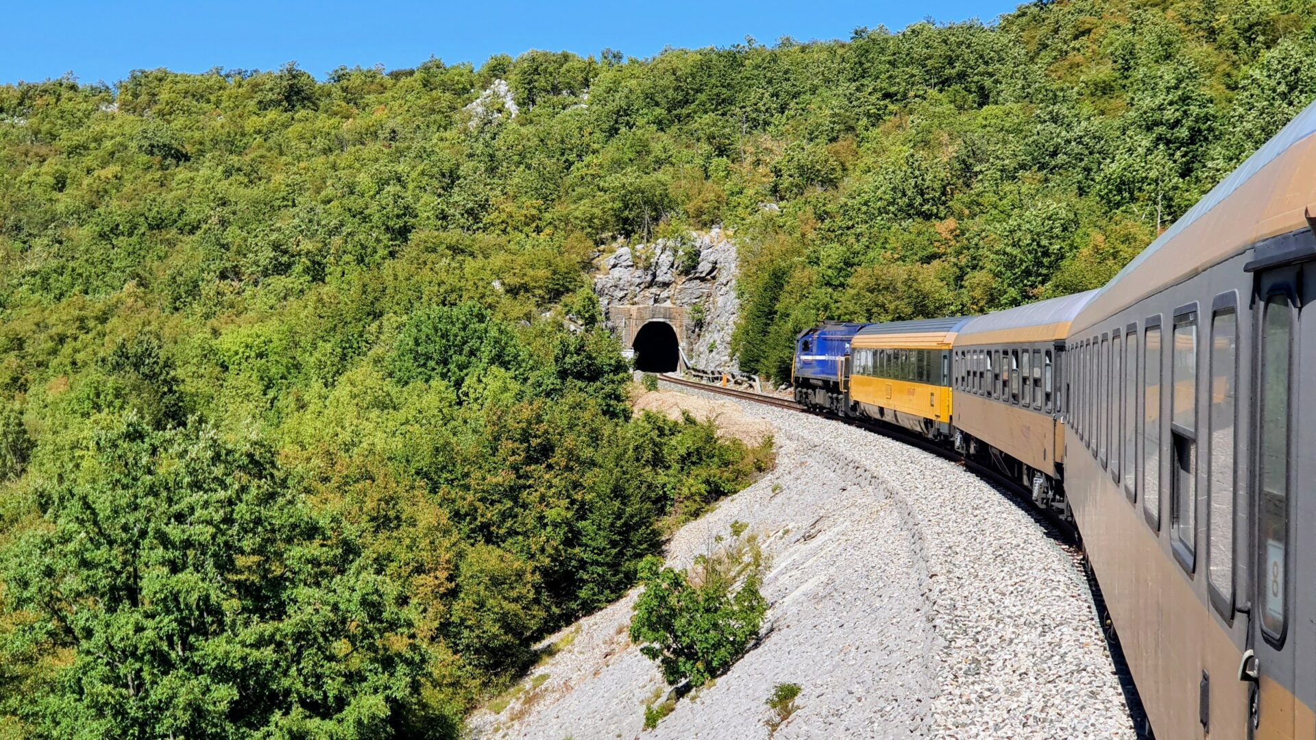 Čeští turisté si k cestě na dovolenou stále častěji vybírají vlak. Ilustrační foto: faei.cz/Pavel Baroch