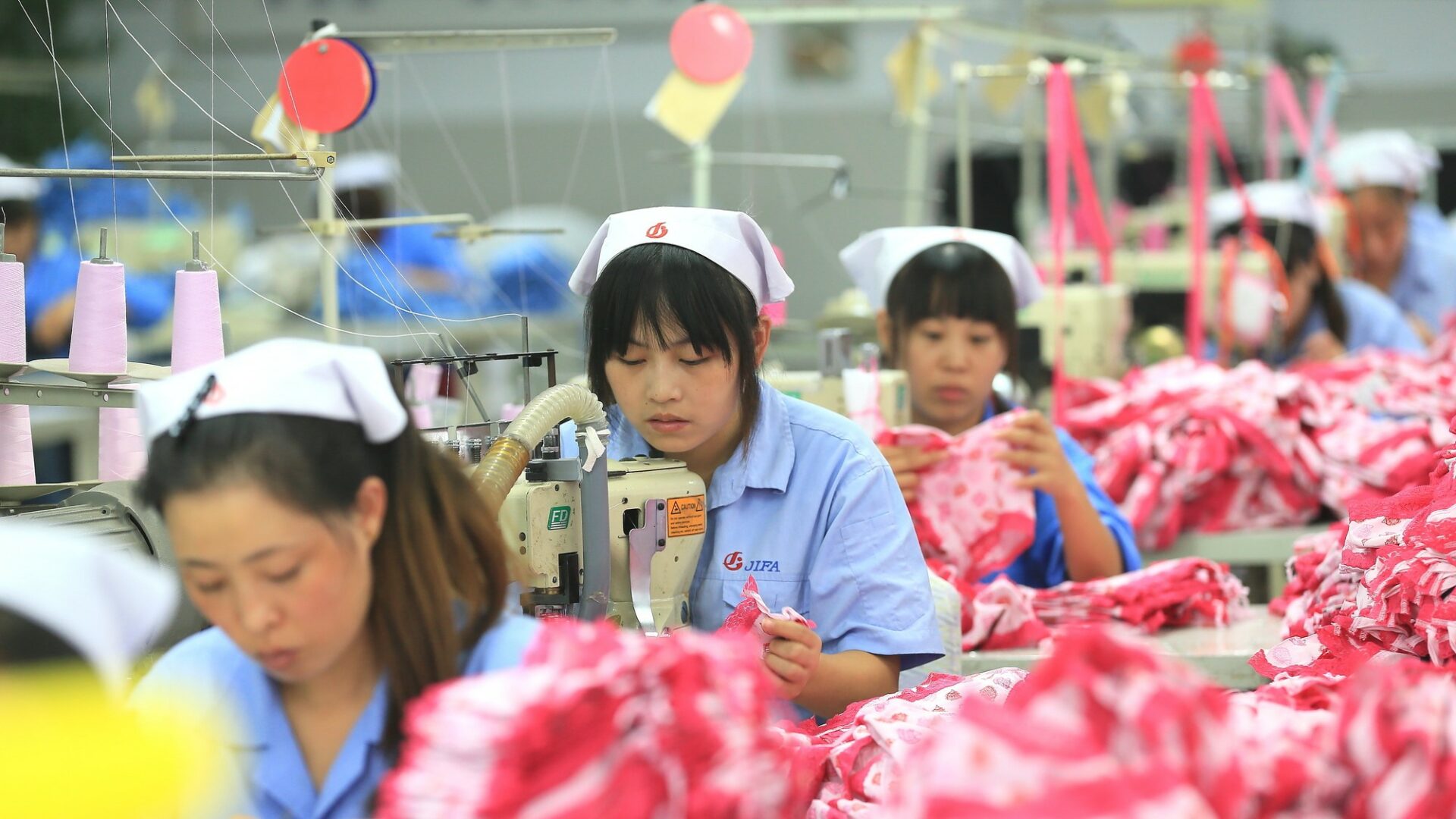 Například výrobce spodního prádla, který neřeší zdravotní nezávadnost, často používá i chemické látky, které mohou být zdraví škodlivé. Ilustrační foto: Depositphotos.com