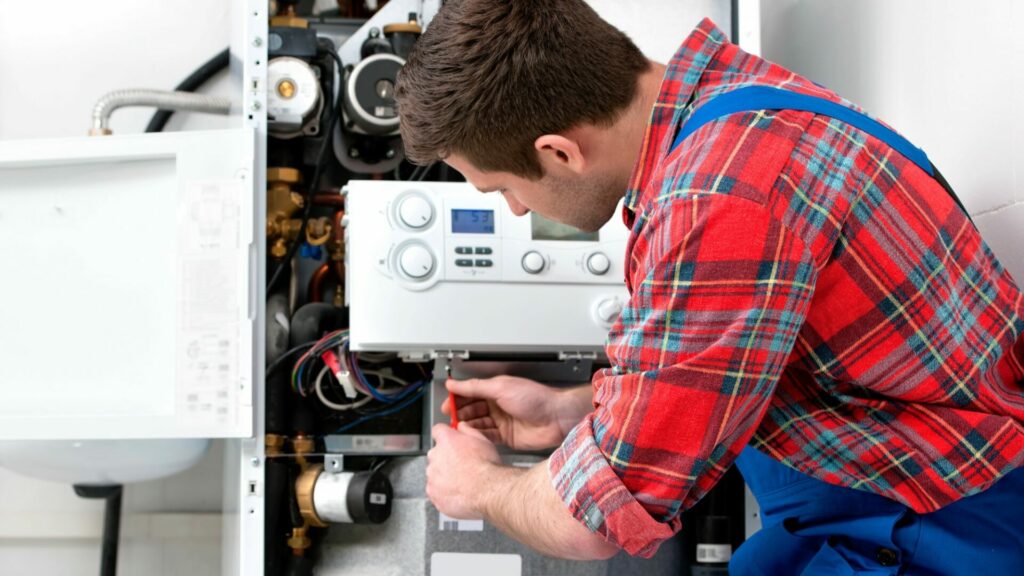 Lidé často odkládají servis nebo modernizaci vytápění až těsně před topnou sezónu. Ilustrační foto: Depositphotos.com