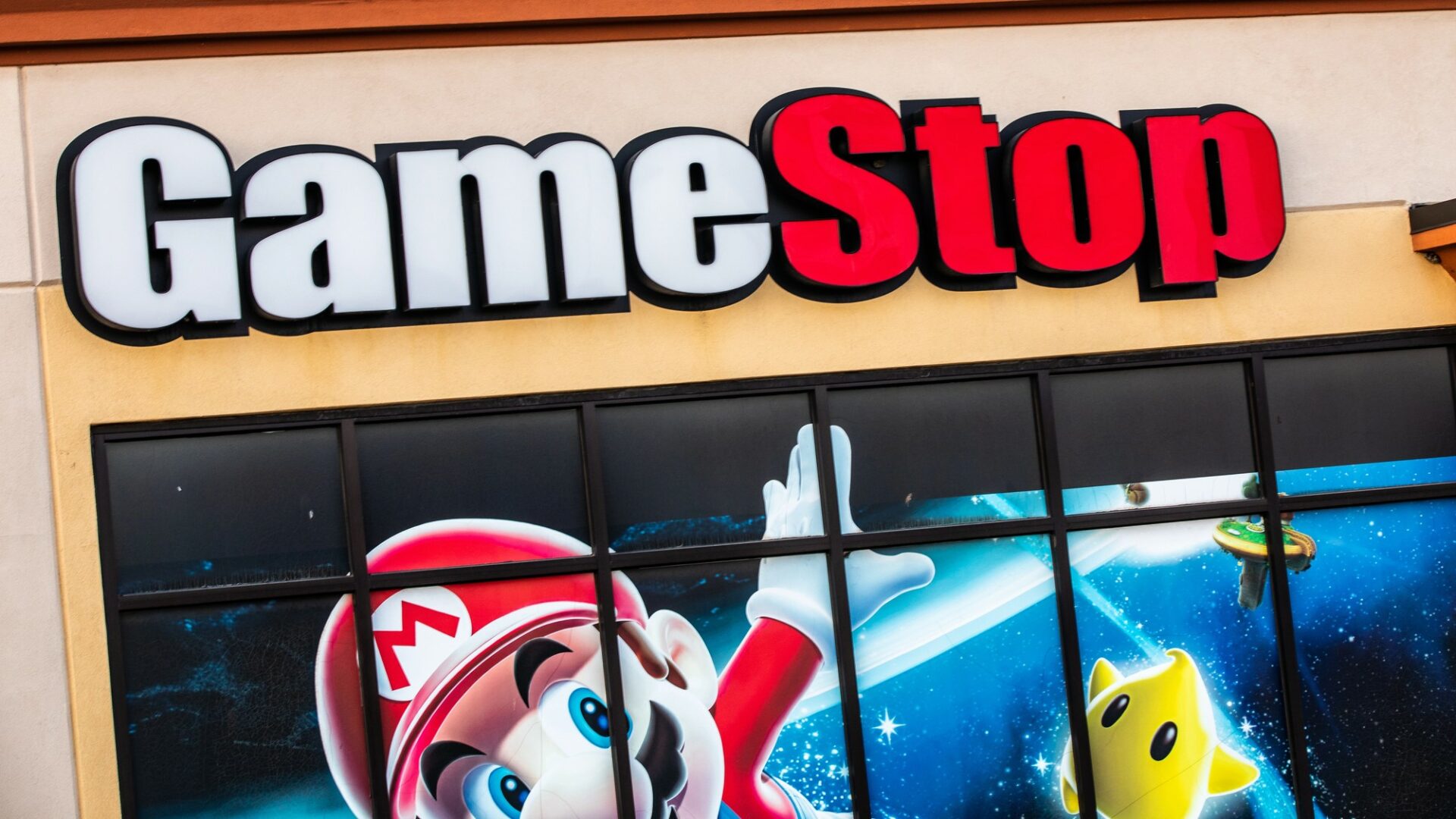 GameStop se přidává k veřejně obchodovaným firmám, které zavádějí strategii bitcoinové pokladny. Ilustrační foto: Depositphotos.com