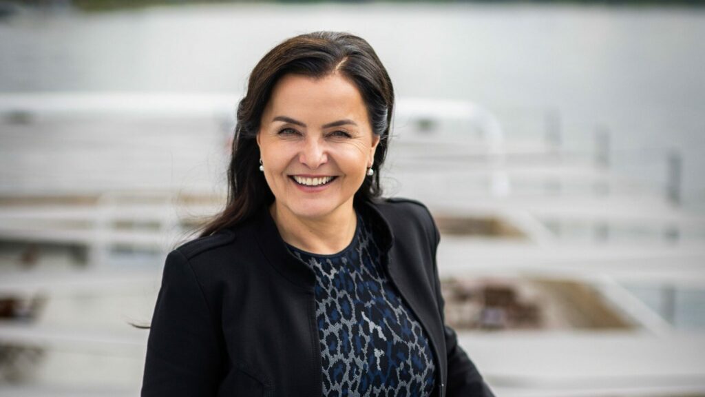 Lucie Urválková aktivně podporuje rozvoj mladých talentů prostřednictvím mentoringu, například na platformách Equal Pay Day, #FinŽeny, Všem ženám či v rámci odborných konferencí a komunitních programů. Foto: Uniqa