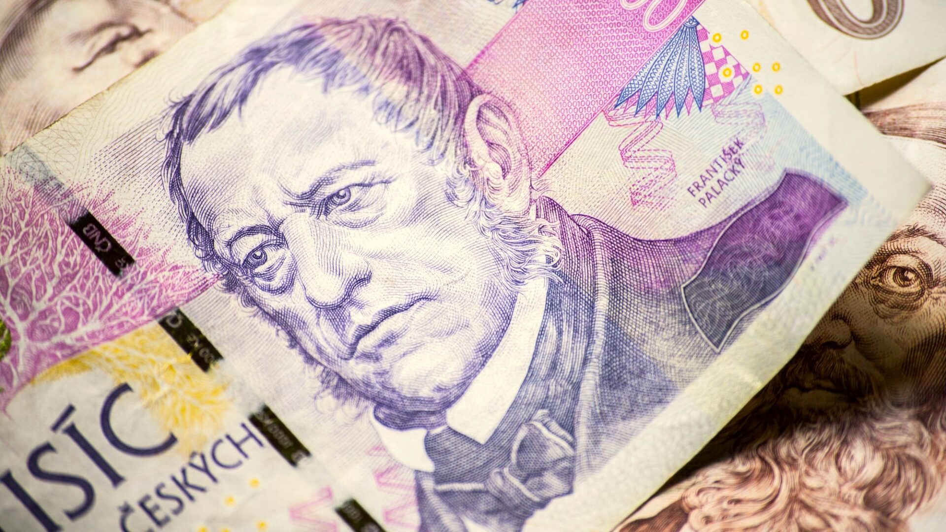 Měny v regionu, včetně české koruny, v tomto týdnu mírně posílily. Ilustrační foto: Depositphotos.com