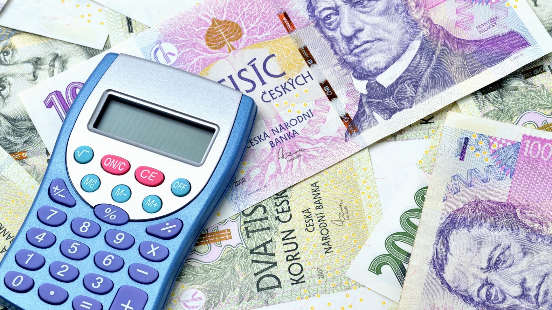 Průměrná půjčka na cokoliv je letos o procento levnější. Ilustrační foto: Depositphotos.com