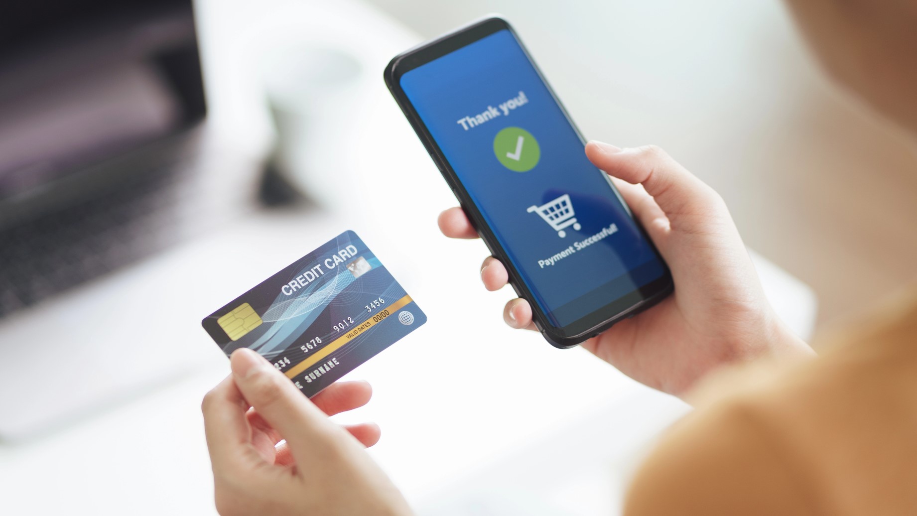 Prodeje prostřednictvím internetu jsou už tradičním tahounem maloobchodních tržeb. Ilustrační foto: Depositphotos.com