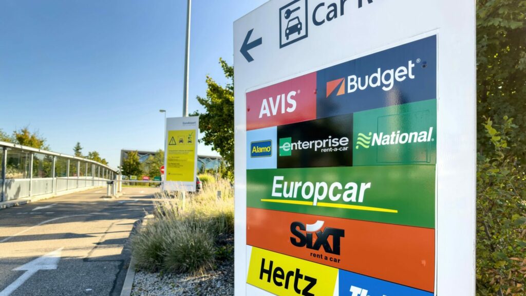 Evropská unie chce autopůjčovnám zakázat pořizovat jiná auta než elektrická. Ilustrační foto: Depositphotos.com