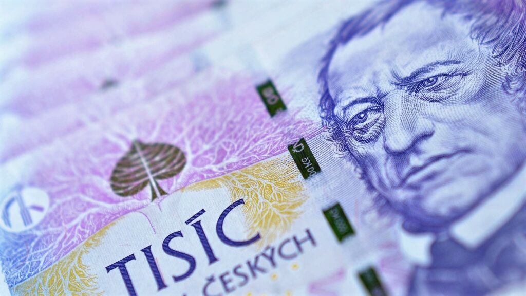 Podle čerstvých dat České národní banky měly tuzemské domácnosti a neziskový sektor k 1. červnu na bankovních účtech vklady ve výši 3,989 bilionu korun. Ilustrační foto: Pixabay.com