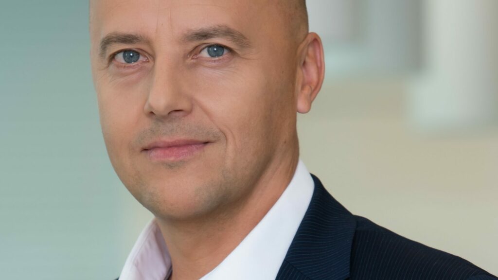 Ondřej Hák působí ve skupině Raiffeisen tři roky, od začátku července převzal vedení Raiffeisen stavební spořitelny. Foto: RSTS