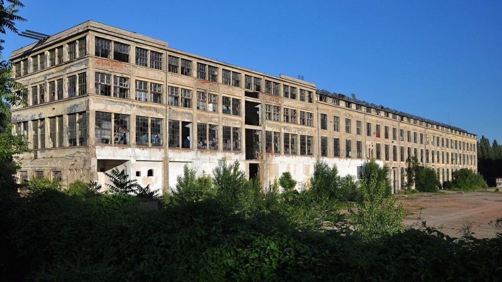 Jednou z překážek revitalizace brownfieldů je ekologické znečištění areálu. Ilustrační foto: Pixabay.com