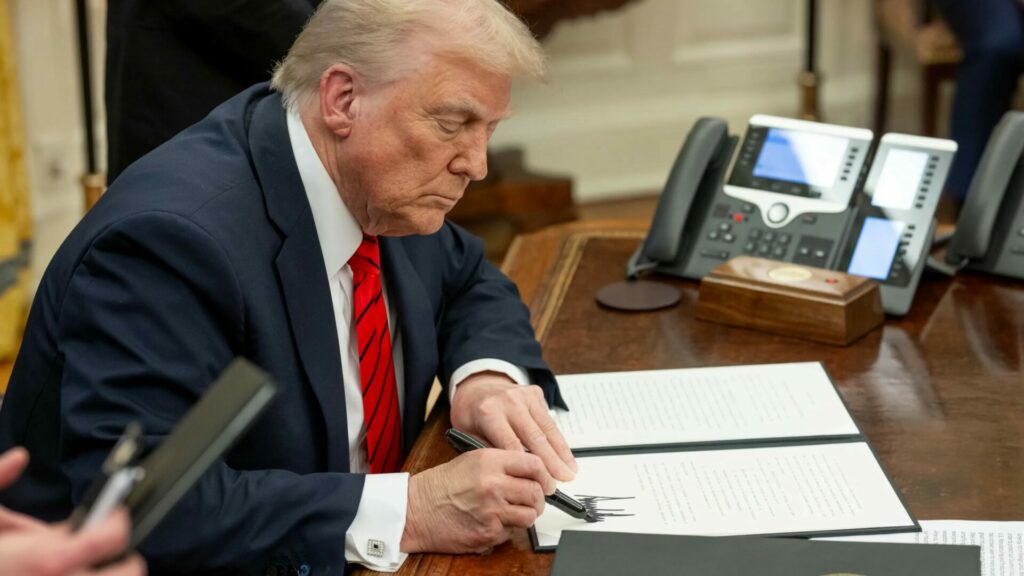Americký prezident Donald Trump opět zostřil rétoriku vůči některým obchodním partnerům – zejména vůči Japonsku a Jižní Koreji a Jihoafrické republice. Ilustrační foto: flickr.com/whitehouse