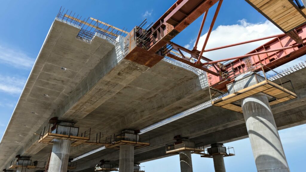 V červnu české stavebnictví táhly hlavně inženýrské stavby. Ilustrační foto: Depositphotos.com