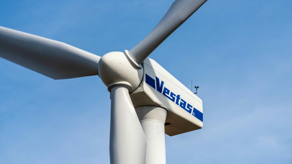 V dynamicky se rozvíjejícím sektoru offshore větrných elektráren hrají důležitou roli mimo jiné dánské společnosti Vestas a Ørsted – globální lídři v oboru, kteří ale nyní čelí vážným problémům. Ilustrační foto: Depositphotos.com