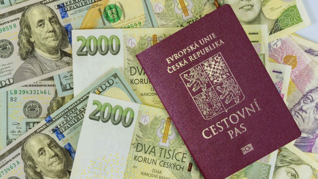 Až třetina Čechů je ochotna kvůli dovolené sáhnout na hranici svých financí, někteří lidé si dokonce berou půjčku. Ilustrační foto: Depositphotos.com