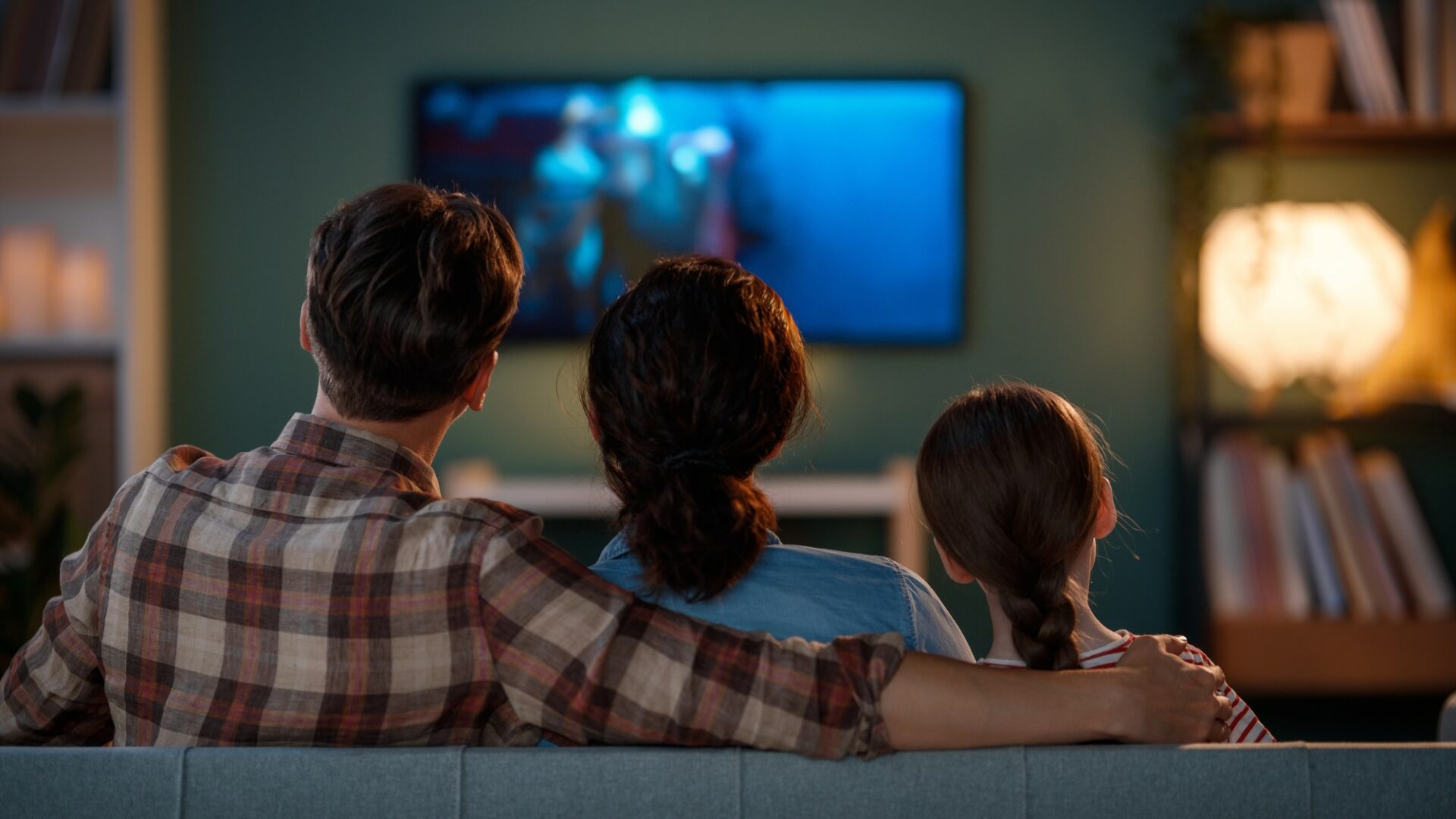 Většině obyvatel Ostravy stačí k uspokojení „kulturních potřeb“ televize. Ilustrační foto: Depositphotos.com