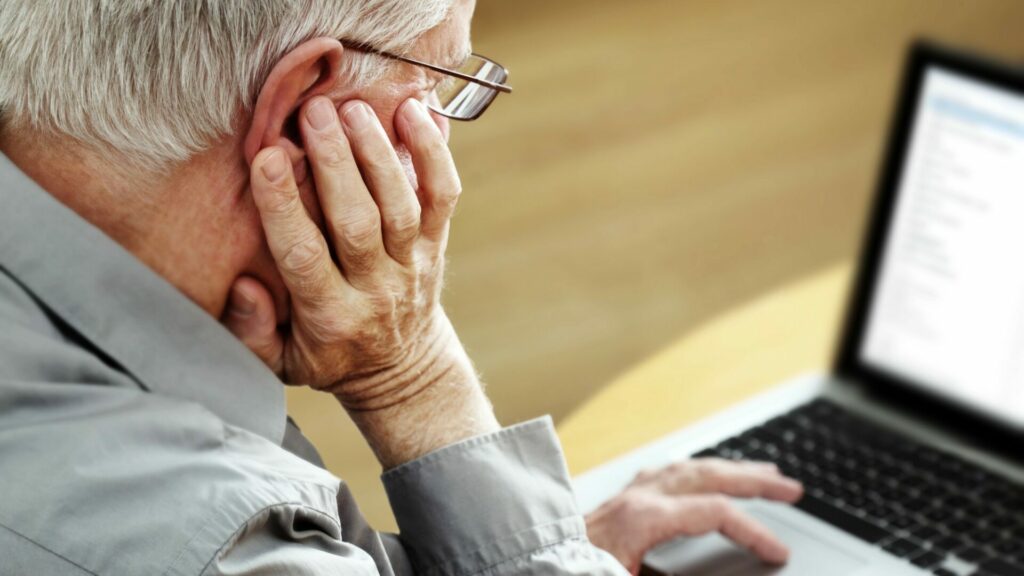 Zaměstnavatelé mají obavy, že starší pracovníci nedokážou udržet krok s rychle se vyvíjejícími technologiemi a digitálními změnami. Ilustrační foto: Depositphotos.com