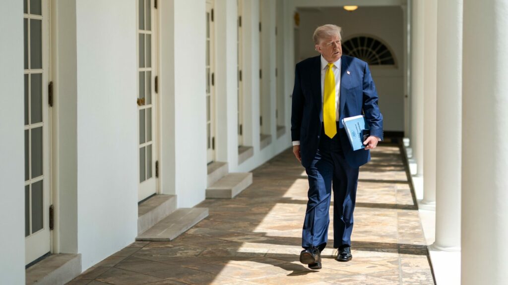 Americký prezident Donald Trump směřuje k historickému střetu s nejvyšším soudem, který může rozhodnutí ve věci právoplatnosti cel oddalovat až za volby do Kongresu v listopadu 2026. Ilustrační foto: flickr.com/whitehouse