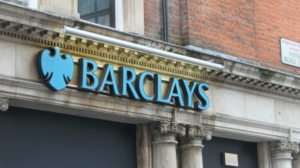 Hospodářskými výsledky za druhý kvartál Barclays dokazuje, že nepříznivé tržní podmínky nemusejí pro banku tohoto typu nutně znamenat problémy. Ilustrační foto: faei.cz/Pavel Lukeš
