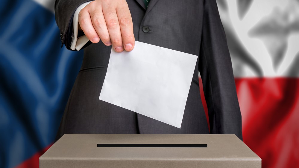 Politici se předhánějí v tom, kdo nabídne voličům atraktivnější balíček, avšak otázka dlouhodobé udržitelnosti veřejných financí zůstává na vedlejší koleji. Ilustrační foto: Depositphotos.com