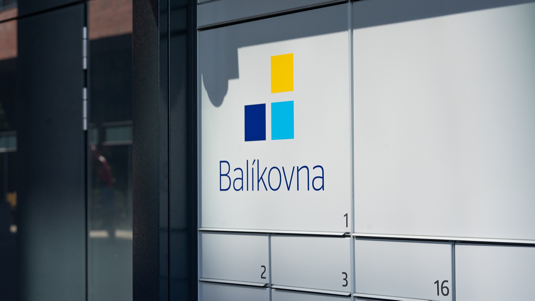 Chcete ušetřit čas a nervy při čekání na úřadě? Nechte si nový řidičský průkaz zaslat na výdejní místo a vyzvedněte si ho kdykoli. Ilustrační foto: OX Point