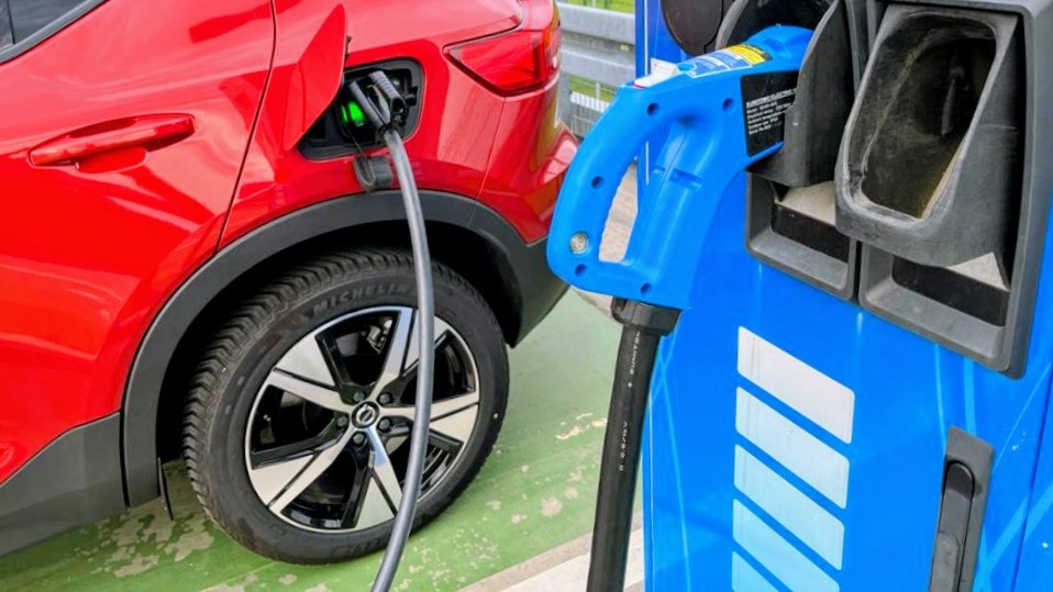 Do konce července byly zaregistrovány tisíce nových elektromobilů. Ilustrační foto: faei.cz/Pavel Baroch