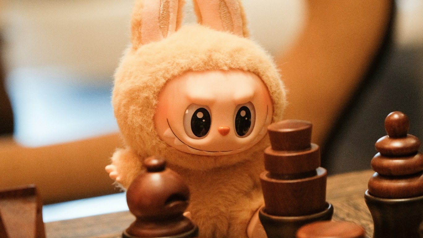 Figurky Labubu se prodávají jako tzv. blind boxy. To znamená, že s předstihem nevíte, jaký konkrétní kousek kupujete. Foto: Unsplash