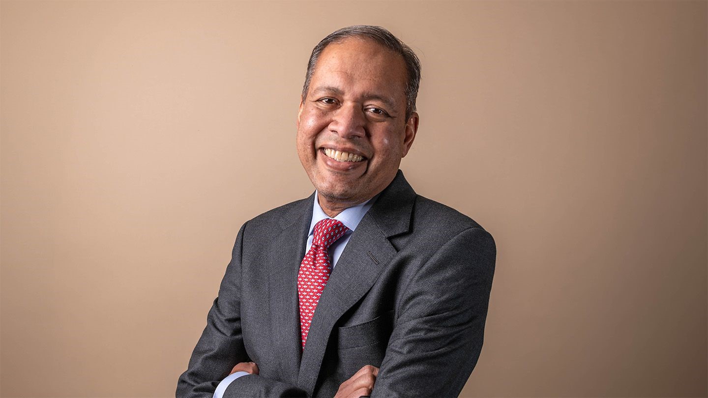 Coimbatore Sundararajan Venkatakrishnan, také známý jako Venkat, je americký bankéř. Ve funkci generálního ředitele skupiny britské nadnárodní banky Barclays je od listopadu 2021. Zdroj: Barclays