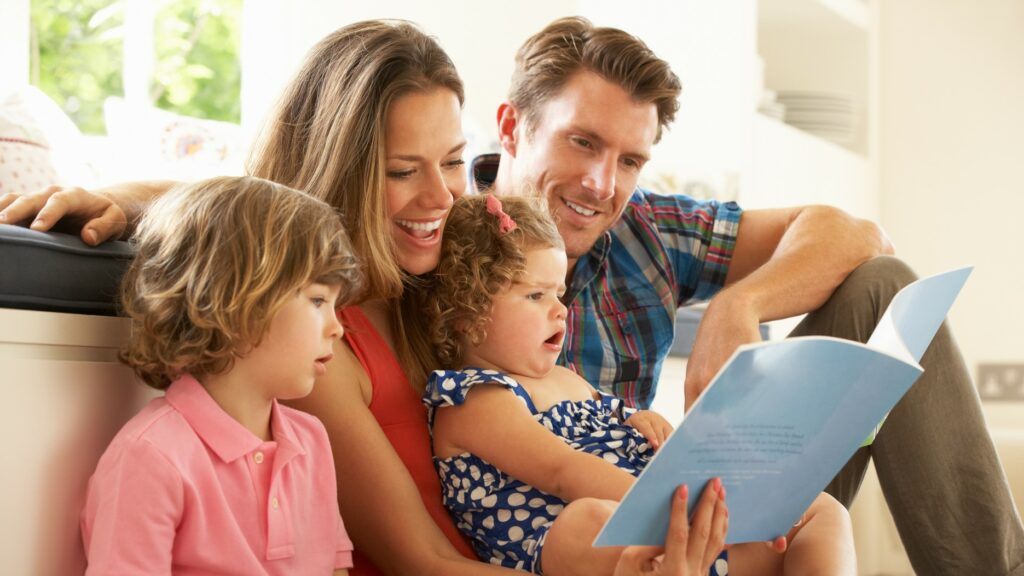 Většina Čechů si myslí, že by stát měl více podporovat mladé rodiny s dětmi. Ilustrační foto: Depositphotos.com