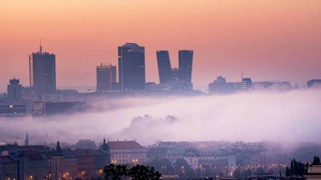 I Brno či Bratislava mají vyšší budovu než Praha, o Varšavě ani nemluvě. Top Tower a Černého „vrakodrap“ to mohou začít měnit. Ilustrační foto: Depositphotos.com