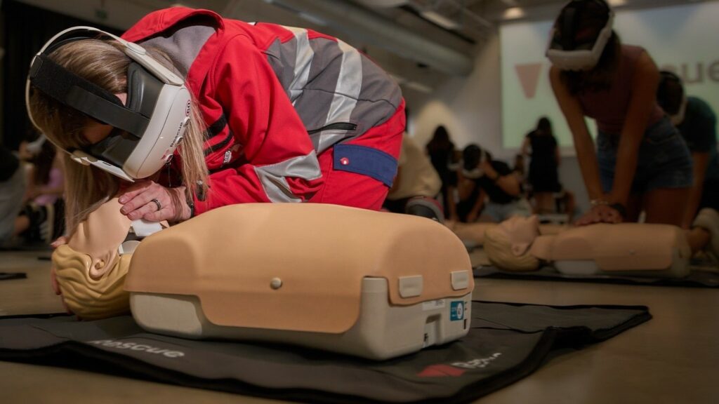 Tréninkem VR Rescue doposud prošlo téměř 11 tisíc lidí, a to pouhé dva měsíce od jeho spuštění. Ilustrační foto: ČČK