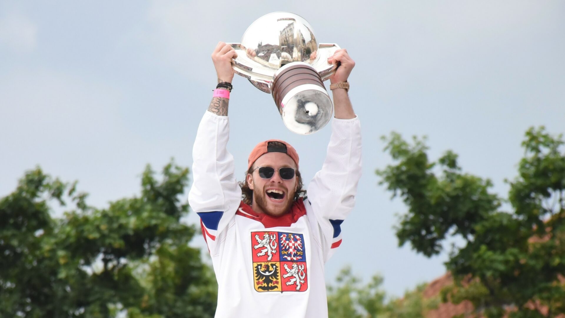 Hokej hraji od dětství a během kariéry jsem měl štěstí potkávat lidi, kteří mě inspirovali a pomáhali mi růst, říká David Pastrňák Autor: David Sedlecký – Vlastní dílo, CC BY-SA 4.0, https://commons.wikimedia.org/w/index.php?curid=149304240