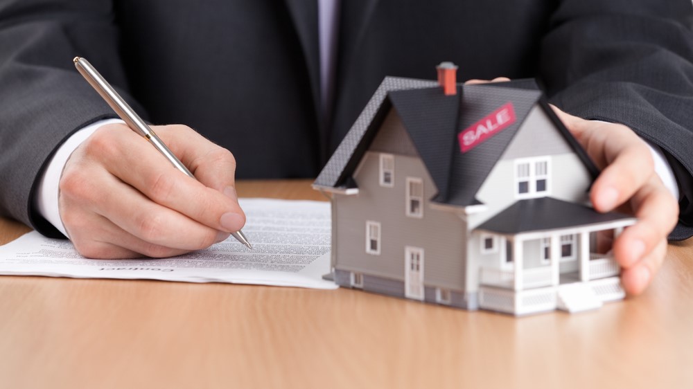 Pro ty, kteří chtějí pořizovat nemovitost za účelem vlastního bydlení a potřebují ji financovat hypotékou, nemá příliš smysl vyčkávat na nižší sazby nebo levnější nemovitosti. Ilustrační foto: Depositphotos.com