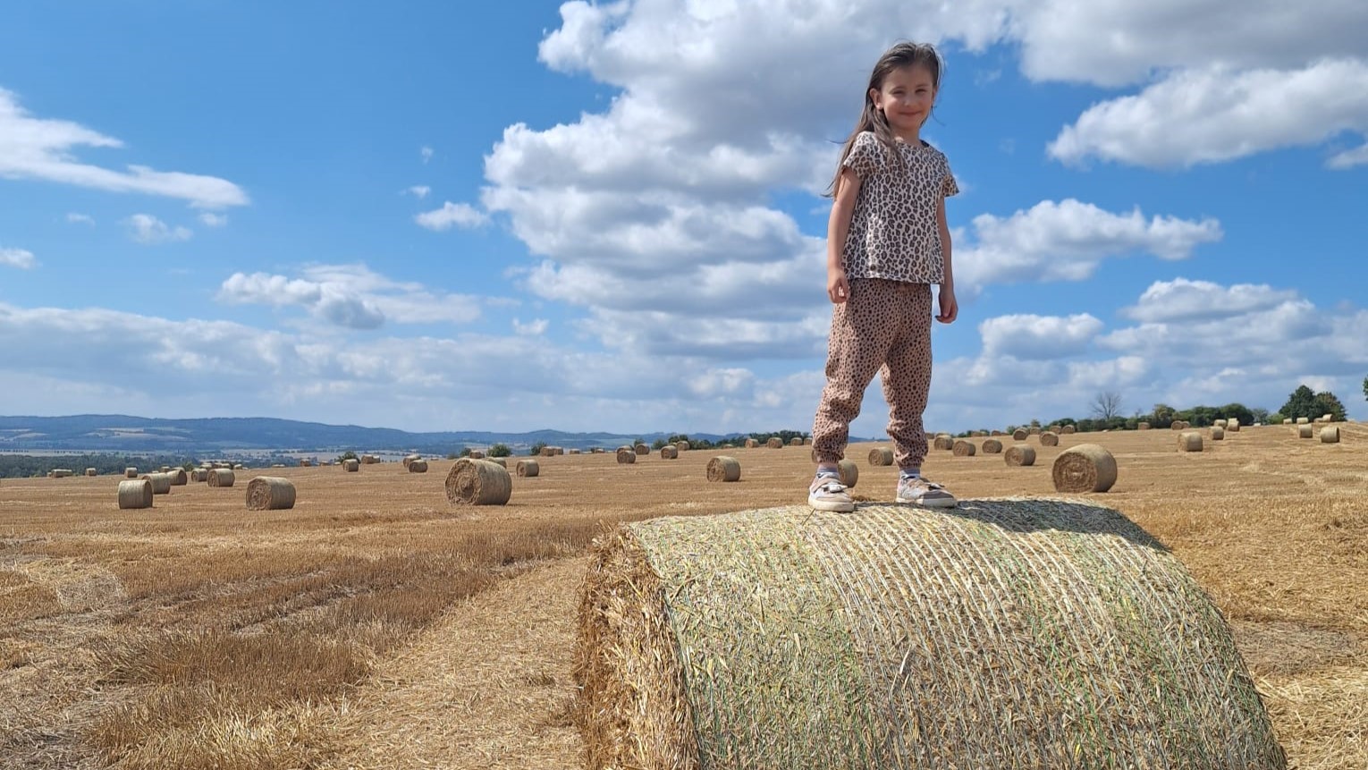 Malé pacientce s atopickým ekzémem pomohla až biologická léčba. Foto: Archiv Karolíniny rodiny