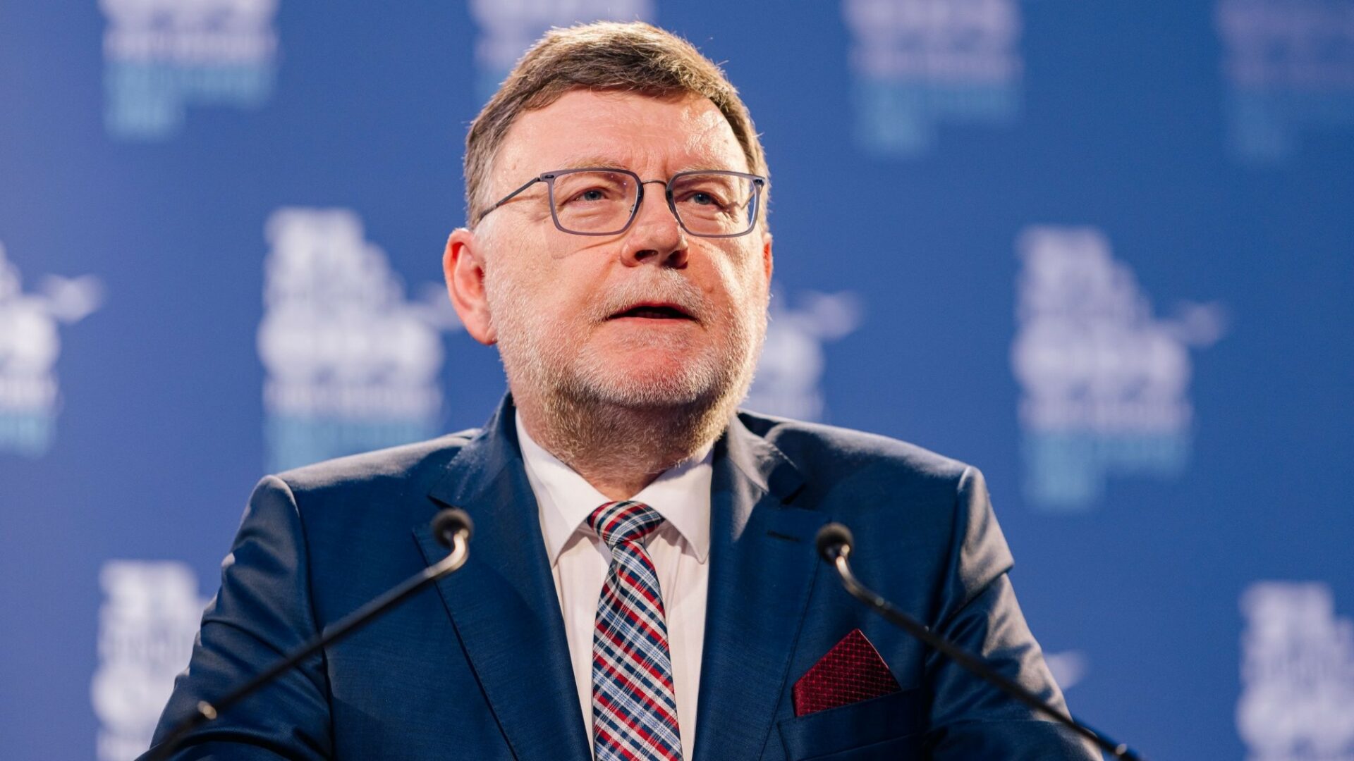 Vláda chce v roce 2026 hospodařit se schodkem 286 miliard korun. Ministr financí Stanjura už v červnu uvedl, že v příštím roce se schodek státního rozpočtu zřejmě vyšplhá až k úrovni 280 mld. Kč. Ilustrační foto: ODS