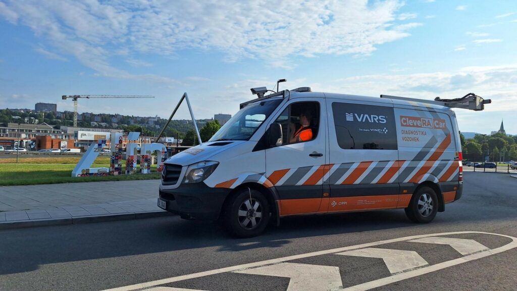 Vozidlo CleveRA Car je plnohodnotně homologováno pro provoz na komunikacích v ČR. Foto: Vars Brno